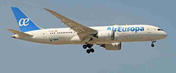 Air Europa 787 muss wegen schwerer Turbulenzen umkehren, sieben Verletzte