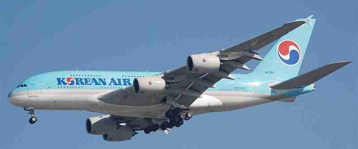 Korean Air Airbus A 380 861; HL 7611@LAX;11.10.2011 623br, tags: 14 auf flug - CC BY-SA